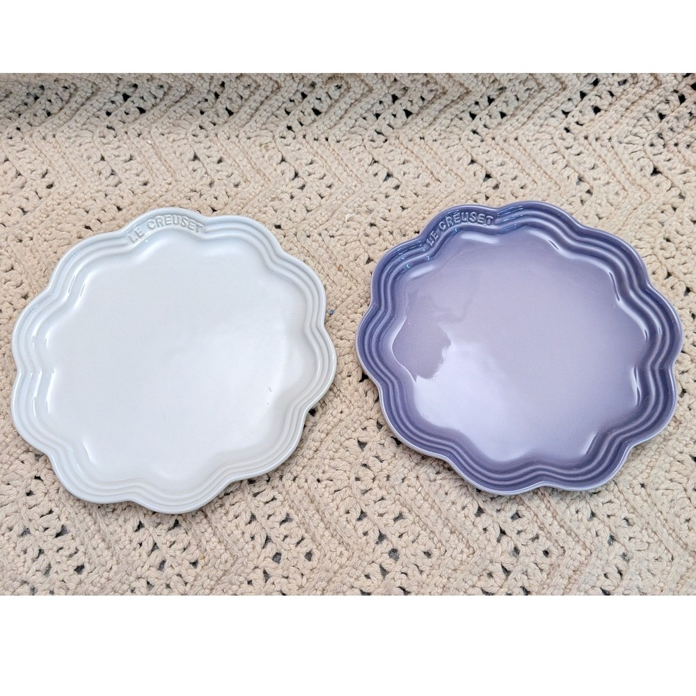 Le Creuset Stoneware Frill Plate 22cm Set of 2 Scalloped White Purple Flower